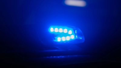 Gewaltsam verschaffen Einbrecher sich in der Nacht Zutritt zu einer Wurstbude. (Symbolbild) (Foto: Robert Michael/dpa)