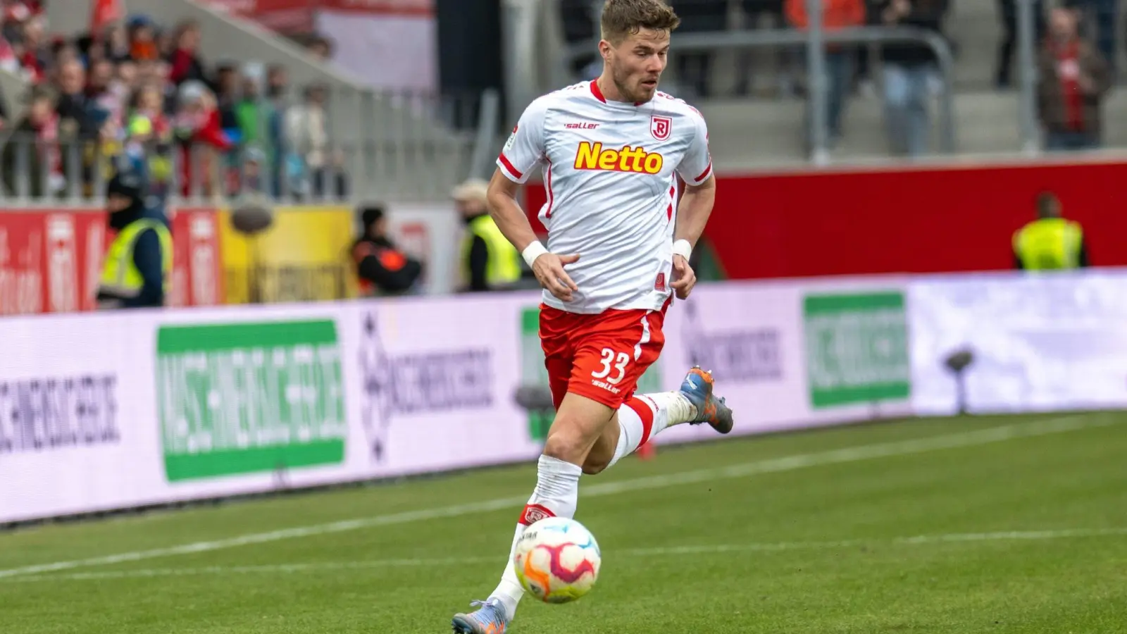 Jan Elvedi wechselt zum 1. FC Kaiserslautern. (Foto: Ulrich Gamel/Kolbert-Press/dpa/Archivbild)