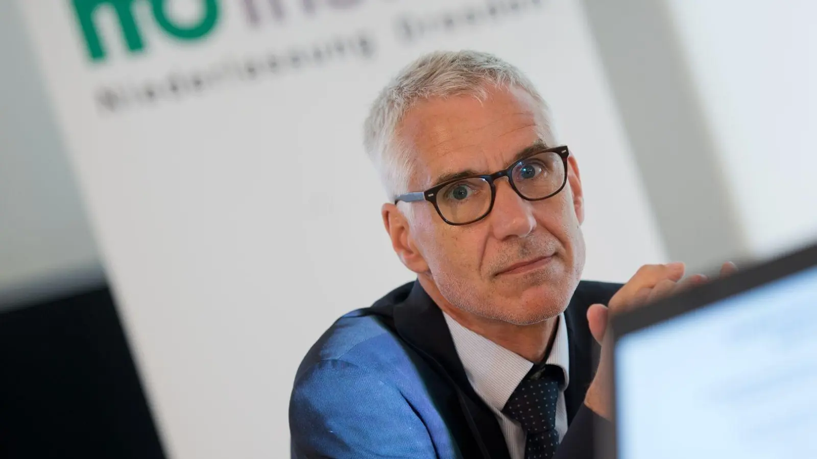 Joachim Ragnitz ist stellvertretender Leiter des Ifo-Instituts in Dresden. (Archivbild) (Foto: Arno Burgi/dpa-Zentralbild/dpa)