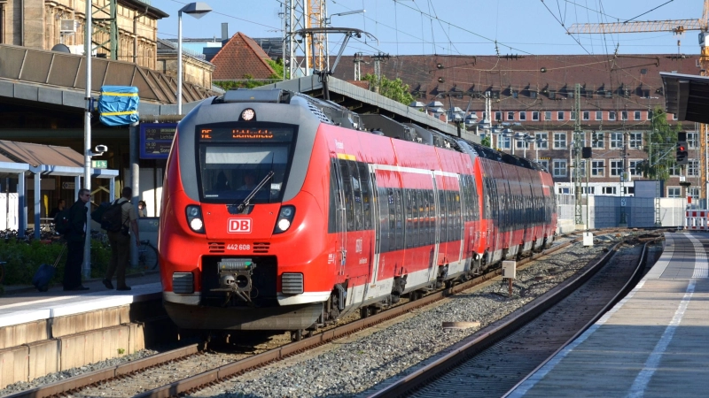 Am Montagabend brauchten Reisende zwischen Nürnberg, Neustadt/Aisch und Würzburg Geduld. (Symbolbild: Johannes Hirschlach)