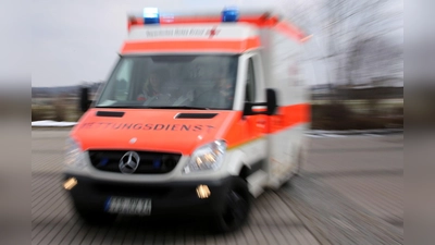 Der 71-Jährige starb in einer Klinik an seinen schweren Verletzungen. (Symbolbild) (Foto: Stephan Jansen/dpa)