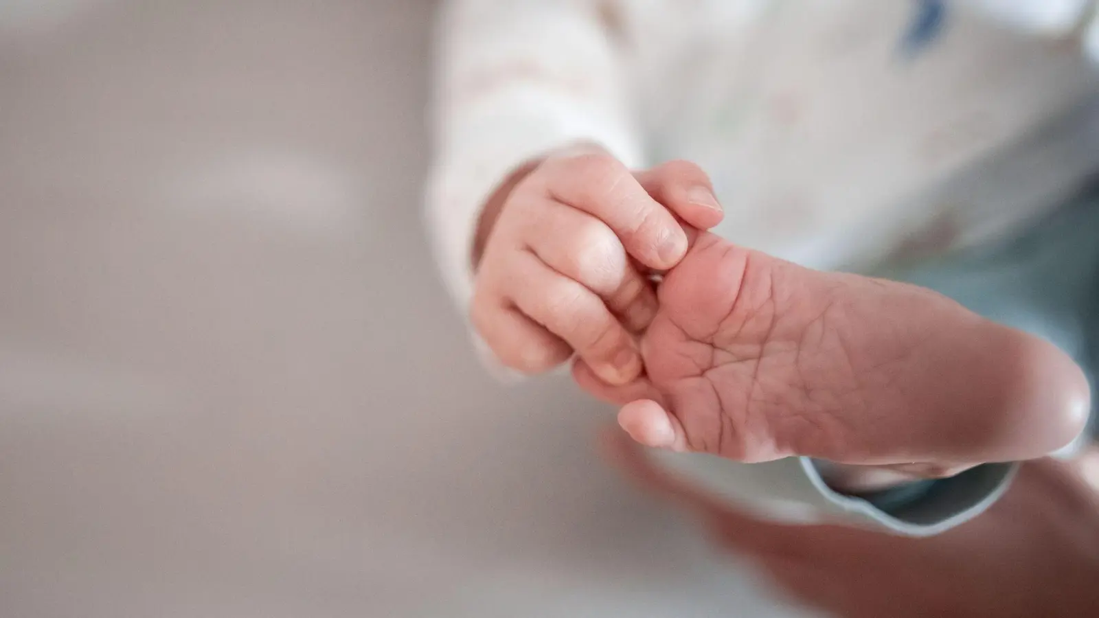 Emilia und Noah landeten auch 2022 auf Platz eins der beliebtesten Vornamen in Deutschland. (Foto: Fabian Strauch/dpa)