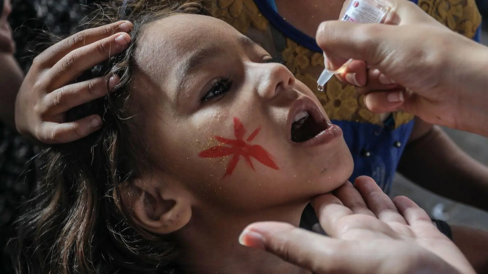 Bombardierungen und Vertreibungen stoppen die Polio-Impfkampagne. (Archivbild) (Foto: Abed Rahim Khatib/dpa)