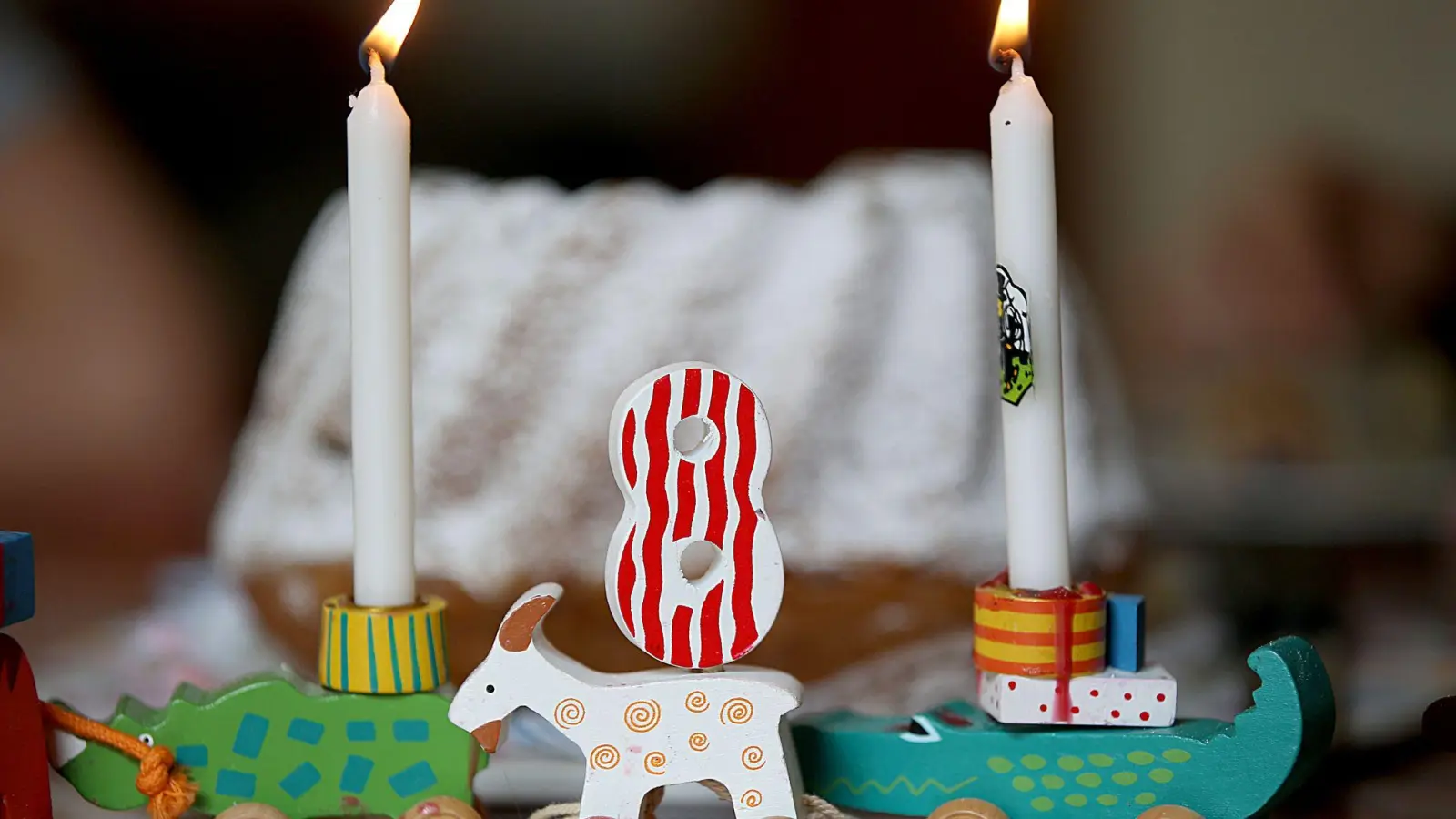 Manche Arfid-Betroffene vermeiden es, auf Kindergeburtstage zu gehen, weil sie keinen Kuchen essen. (Symbolbild) (Foto: picture alliance / Oliver Berg/dpa)