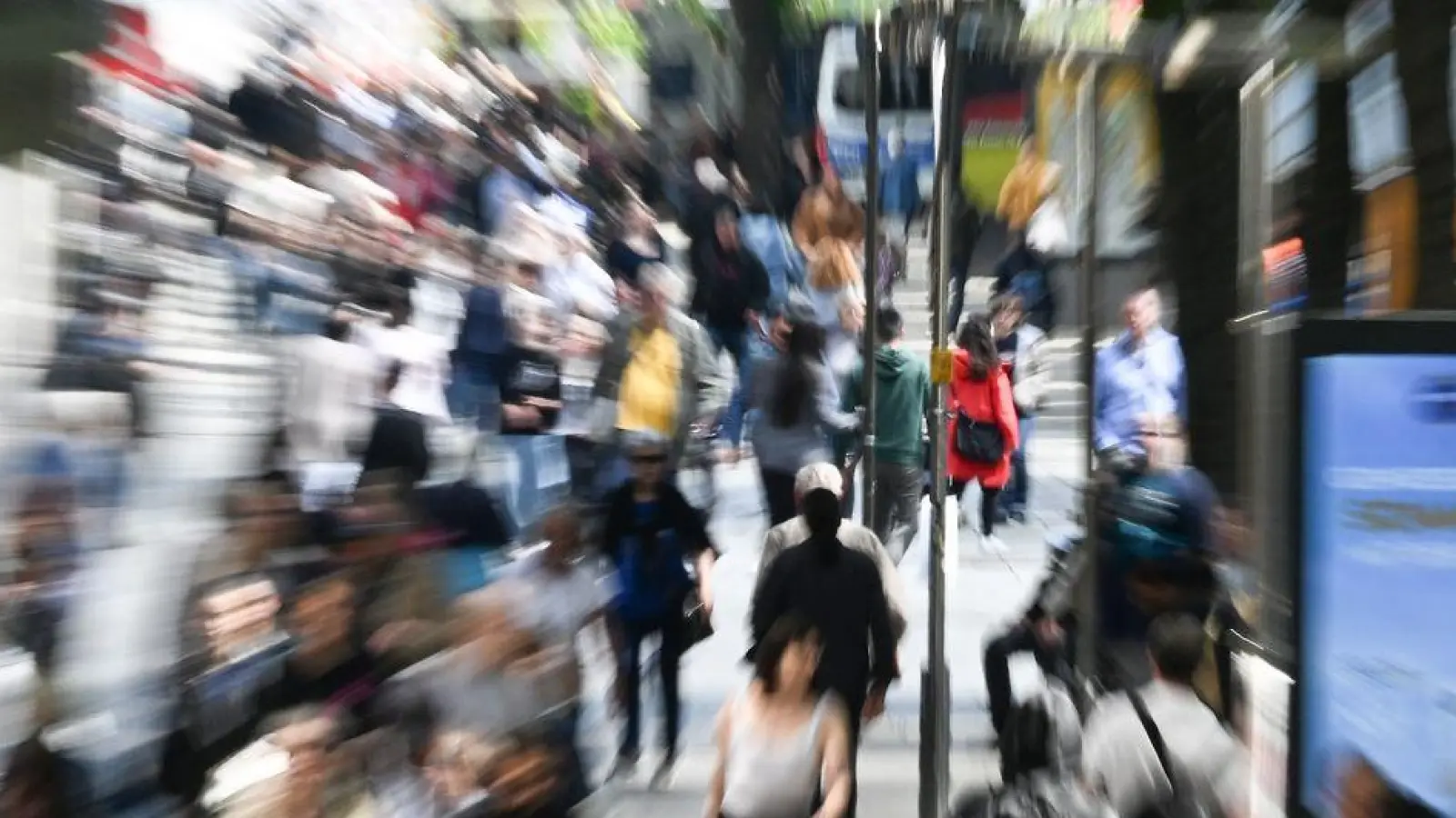 Laut Experten wird der private Konsum zur treibenden Kraft für den Aufschwung. (Foto: Bernd Weißbrod/dpa)