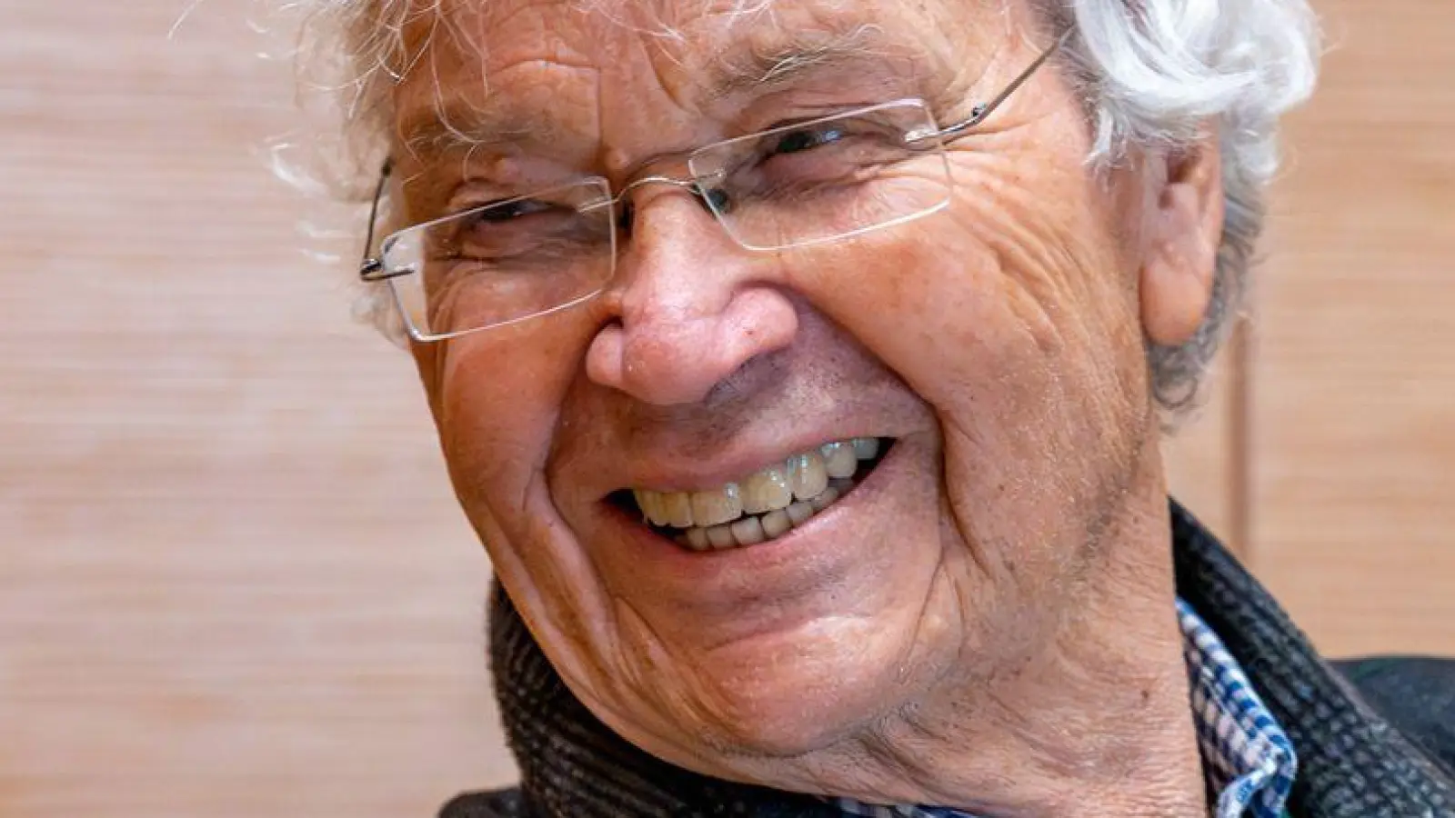 Auszeichnungen sind für den bayerischen Satiriker Gerhard Polt nichts Neues. Nun darf er sich als erster Preisträger auch über den neu geschaffenen bayerischen Kunstpreis freuen. (Archivbild) (Foto: Armin Weigel/dpa)