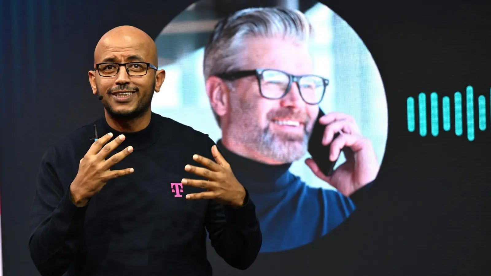Telekom-Technologievorstand Abdu Mudesir möchte bald loslegen mit dem KI-Assistenten. (Foto: Wolf von Dewitz/dpa)