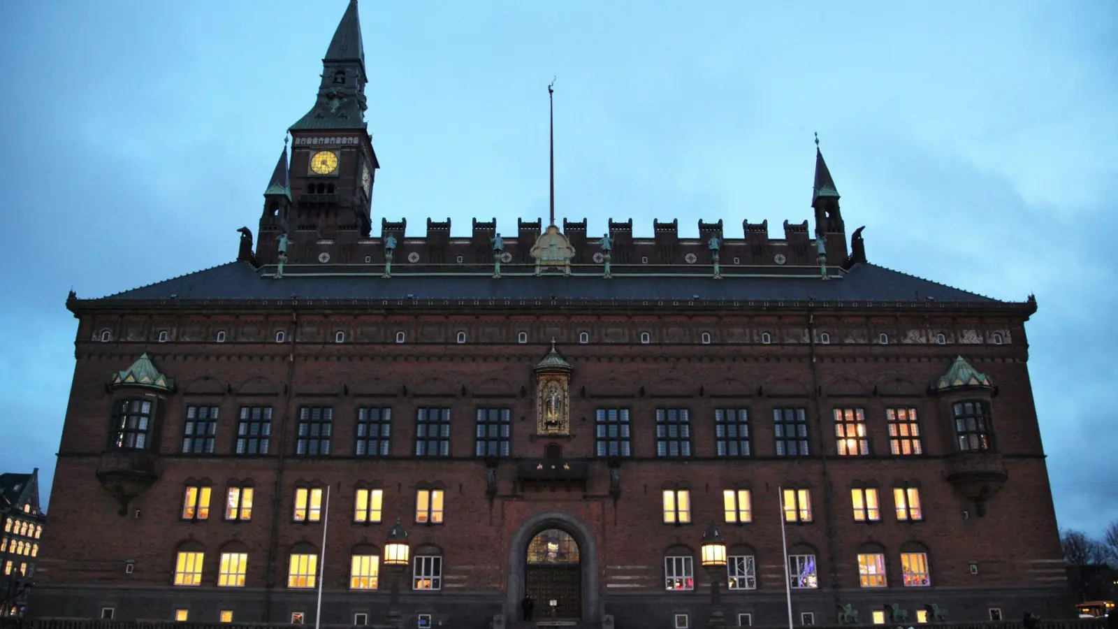 Im Rathaus von Kopenhagen wurde im vergangenen Jahr eine Rekordzahl an Eheschließungen verzeichnet. (Archivbild) (Foto: Steffen Trumpf/dpa)