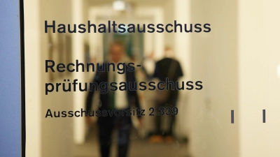 Im Bundestag legen die Fraktionen letzte Hand an den Etat für 2026. (Archivbild) (Foto: Jörg Carstensen/dpa)