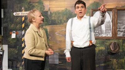 Spielen am Landestheater Dinkelsbühl Liesl Karlstadt und Karl Valentin: Margret Gilgenreiner und Andreas Peteratzinger. (Foto: Richard Schönherr)