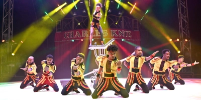 Neue Showeinlage mit „Kolfe Troupe“: Sie waren die Sieger des „Silbernen Clown“ auf dem Internationalen Zirkusfestival von Monte Carlo im Januar 2026 und haben vor drei Jahren beim Festival „Cirque de Demain – Zirkus von Morgen“ in Paris gewonnen. (Foto: Zirkus Charles Knie)