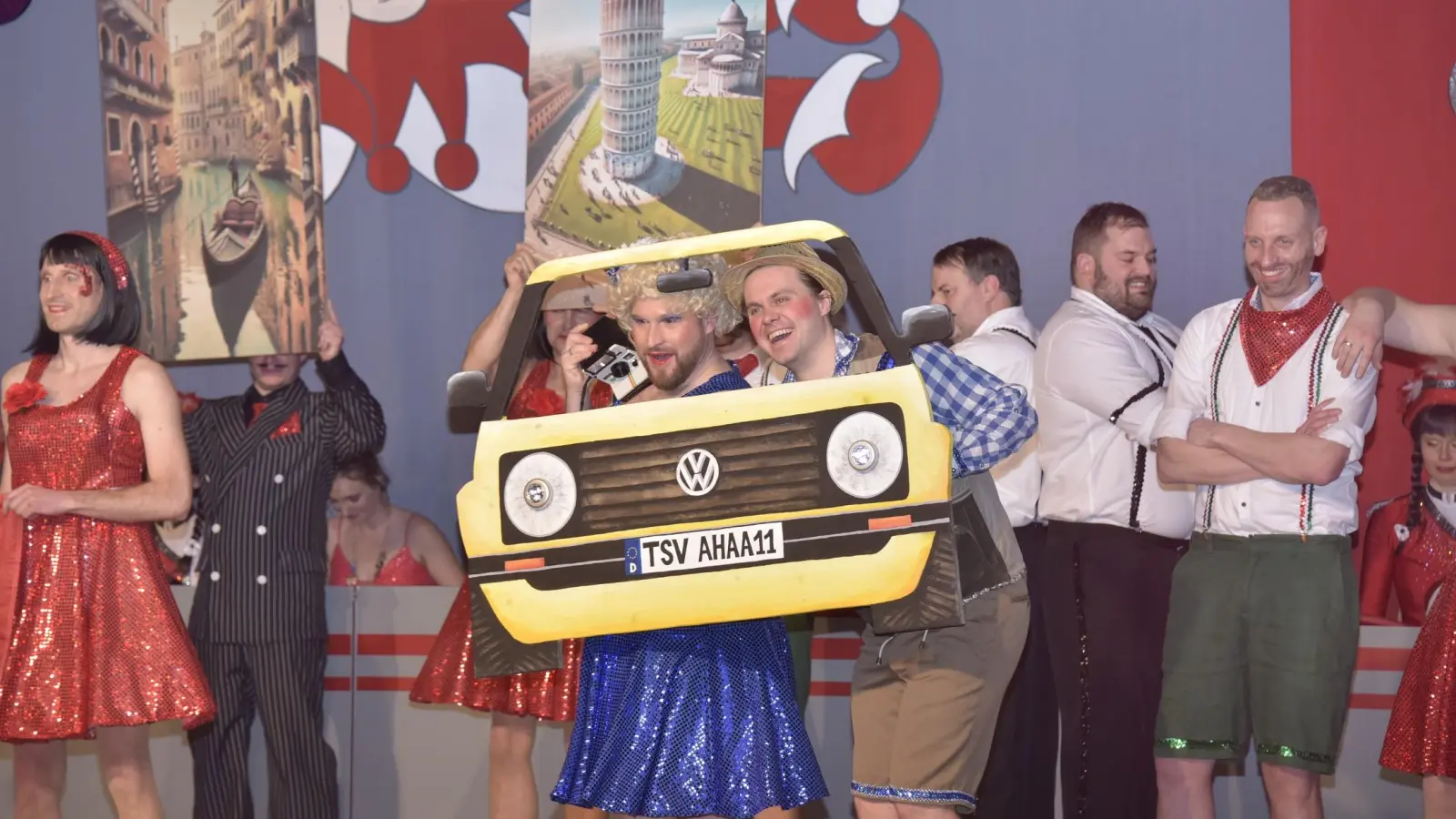 Das Ipsheimer Männerballett glänzte bei seinem Auftritt. (Foto: Ernst Ripka)