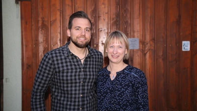 Die neue Spitze des Tierschutzvereins Ansbach und Umgebung besteht aus der Vorsitzenden Eva Lindner und ihrem Stellvertreter Dominik Nehr. (Foto: Alexander Biernoth)