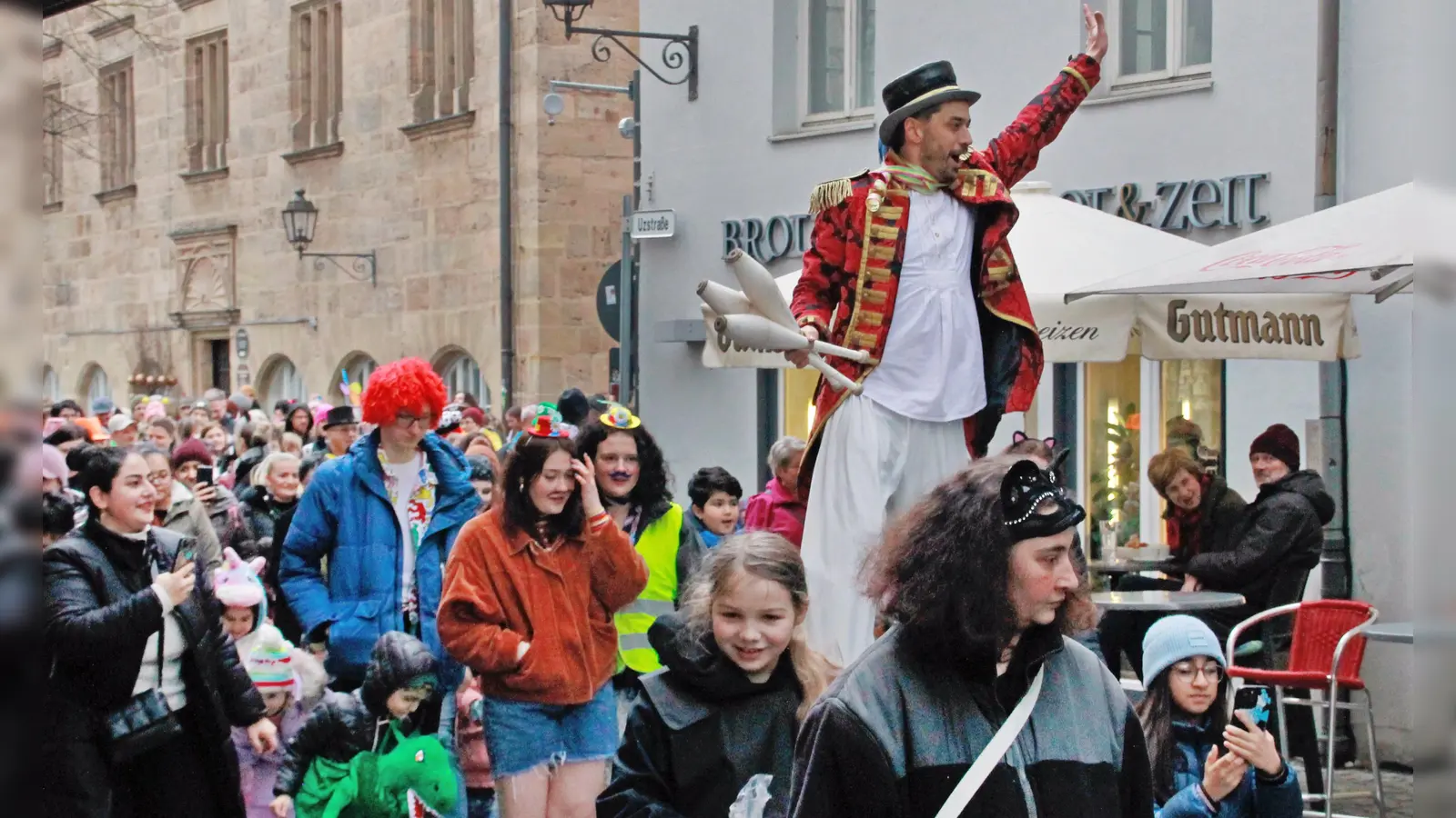 Darauf müssen die kleinen Narren verzichten: Im vergangenen Jahr formierte sich der Umzug in der Altstadt. (Archivfoto: Alina Boger)