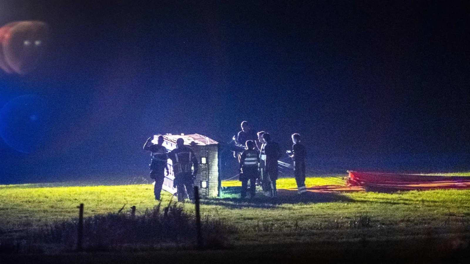 Ein Heißluftballon verunglückte im Norden der Niederlande.  (Foto: Jilmer Postma/ANP/dpa)