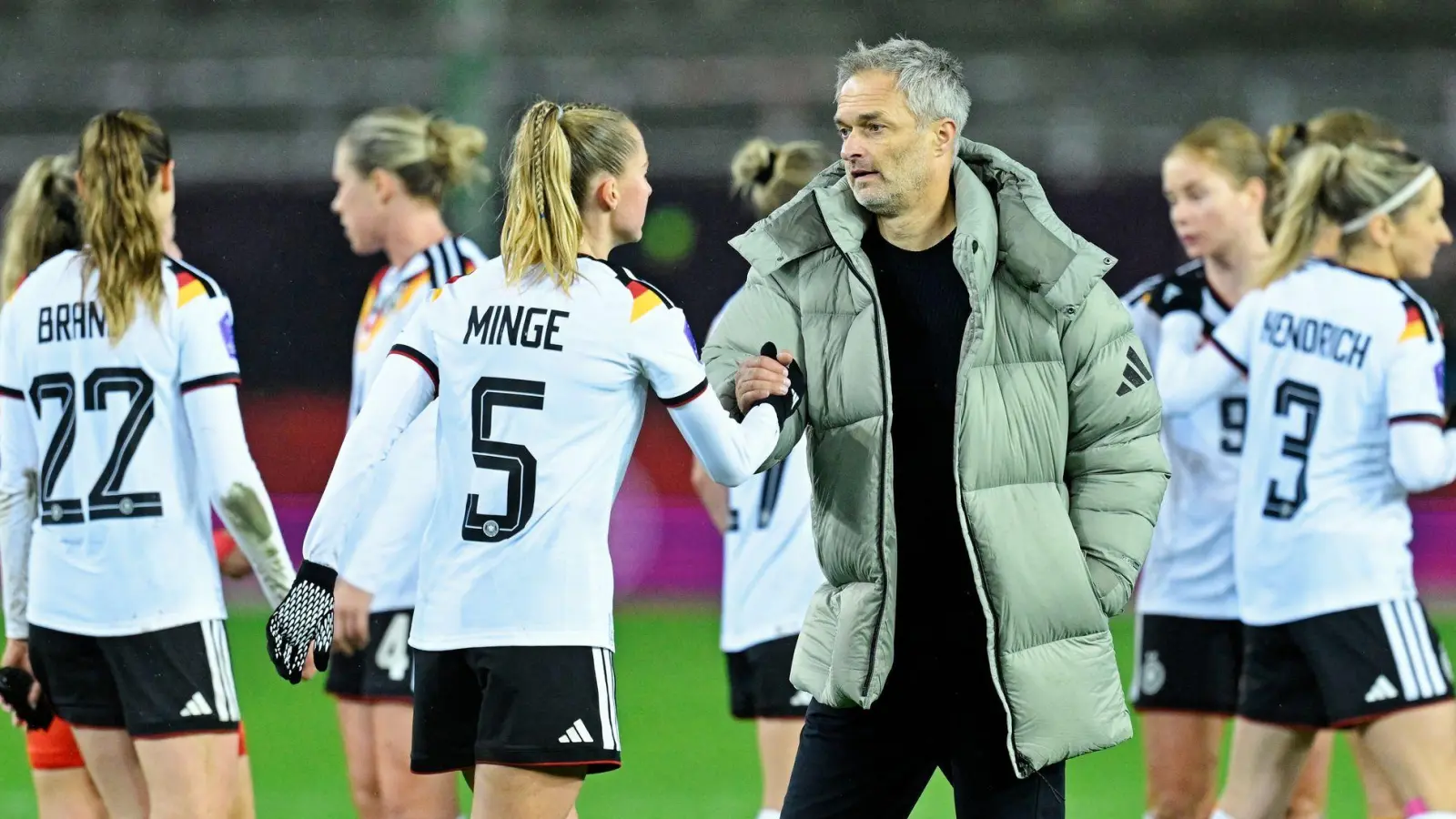 Bundestrainer Christian Wück: Klappt&#39;s im zweiten Finale? (Foto: Uwe Anspach/dpa)