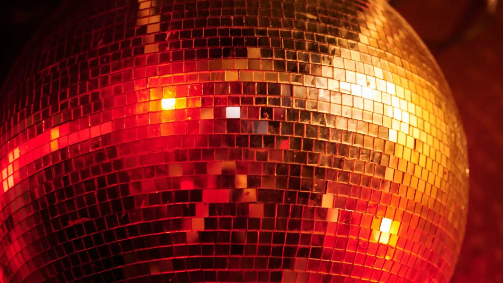 Das „DJ Mag“ veröffentlicht jährlich ein Ranking basierend auf einer Online-Abstimmung (Symbolbild). (Foto: Annette Riedl/dpa)