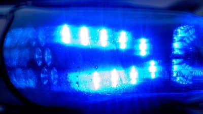 Die Polizei rückte gemeinsam mit dem Rettungsdienst aus. (Symbolbild) (Foto: Klaus-Dietmar Gabbert/dpa)