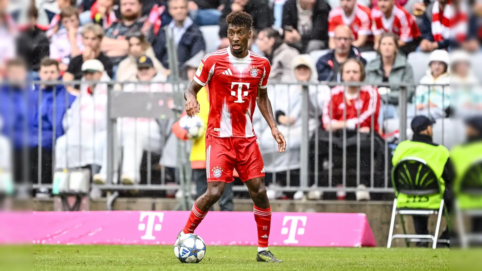 Verlässt Kingsley Coman den FC Bayern nach zehn Jahren? (Foto: Harry Langer/dpa)