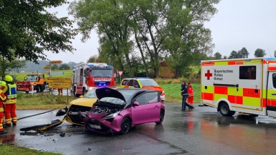 Zweimal Totalschaden: So lautet die Bilanz der Polizei nach der Karambolage. (Foto: Rainer Weiskirchen)