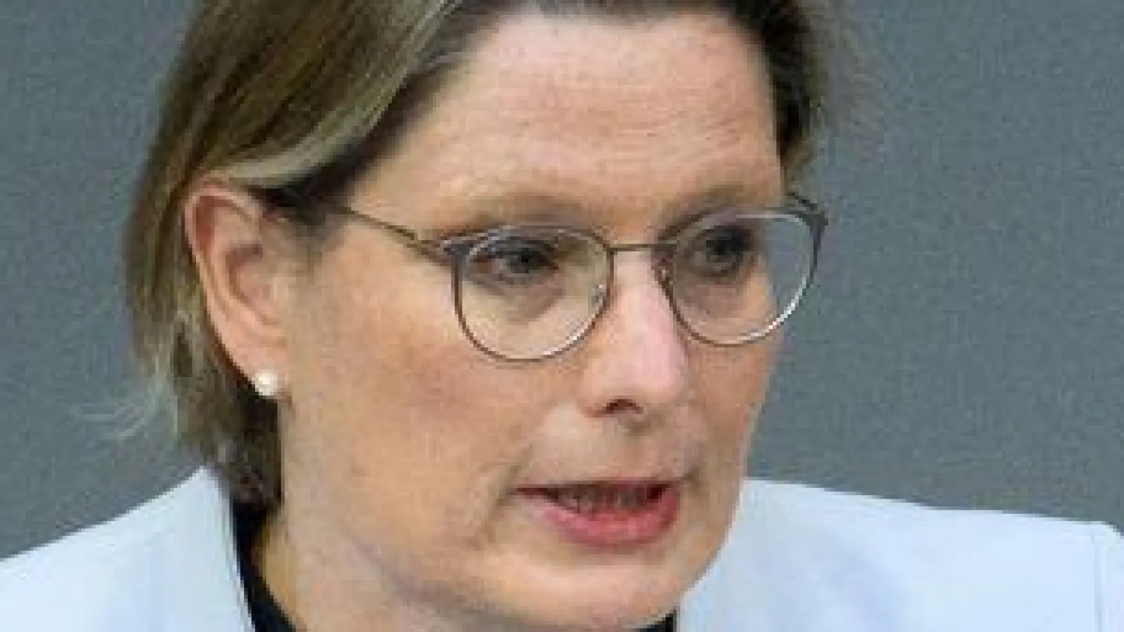 Justizministerin Hubig äußert sich zum beschlossenen Gewaltschutzgesetz.  (Foto: Bernd von Jutrczenka/dpa)