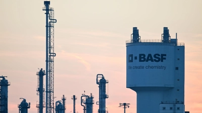 BASF setzt weiter auf Asien als Zukunftsmarkt. (Archivbild) (Foto: Uwe Anspach/dpa)