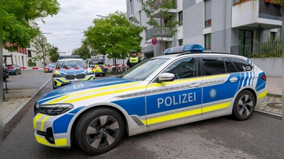 Bei einer Wohnungsdurchsuchung in der Sache fielen auch Schüsse. (Archivbild).  (Foto: Peter Kneffel/dpa)