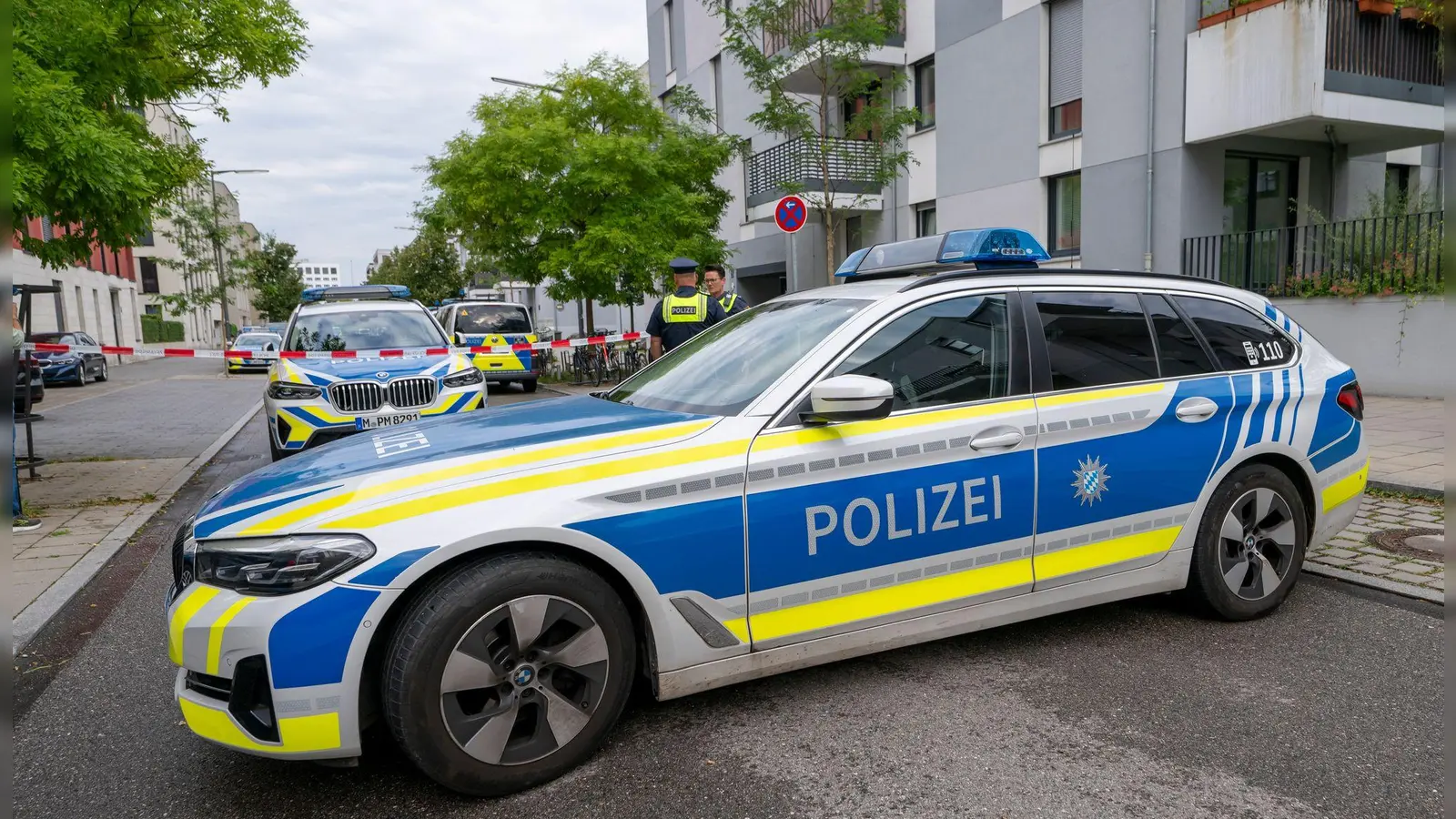 Bei einer Wohnungsdurchsuchung in der Sache fielen auch Schüsse. (Archivbild).  (Foto: Peter Kneffel/dpa)