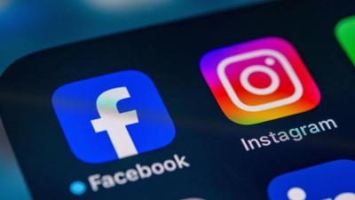 Kritik der Verbrauchschützer: Daten für die personalisierte Werbung sammeln Facebook und Instagram auch, wenn man für werbefreie Dienste bezahlt. (Foto: Zacharie Scheurer/dpa-tmn)