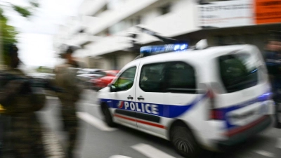 Die Polizei konnte das Entführungsopfer in einer außerordentlichen Aktion befreien und fünf Tatverdächtige festnehmen. (Archivbild) (Foto: Loic Venance/AFP/dpa)