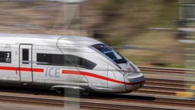 Die Bahn kämpft weiter mit ihrer Pünktlichkeit. (Archivbild) (Foto: Jan Woitas/dpa)
