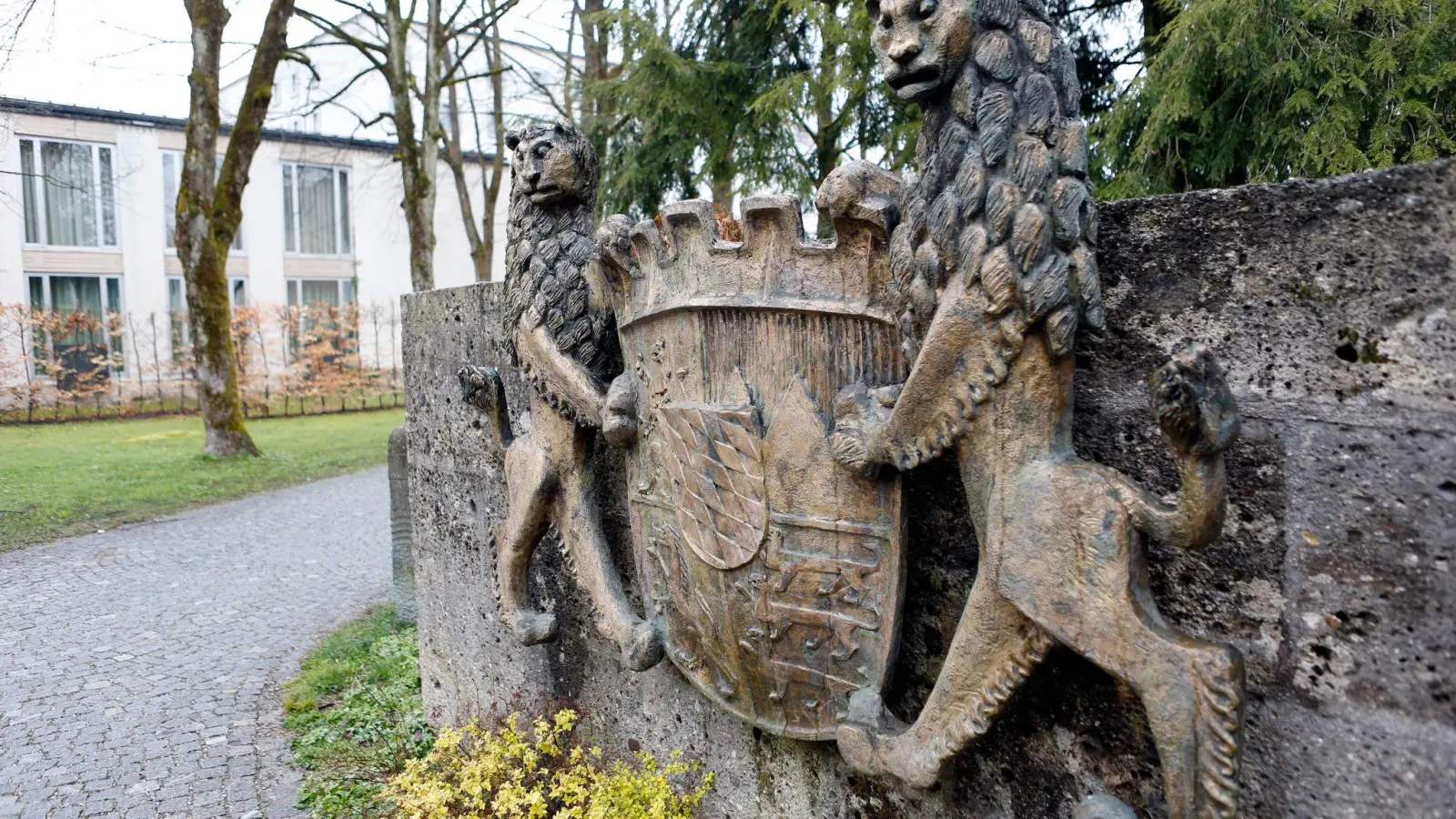 Der Angeklagte war früher Präsident des Landgerichts Traunstein (Archivbild).  (Foto: Uwe Lein/dpa)