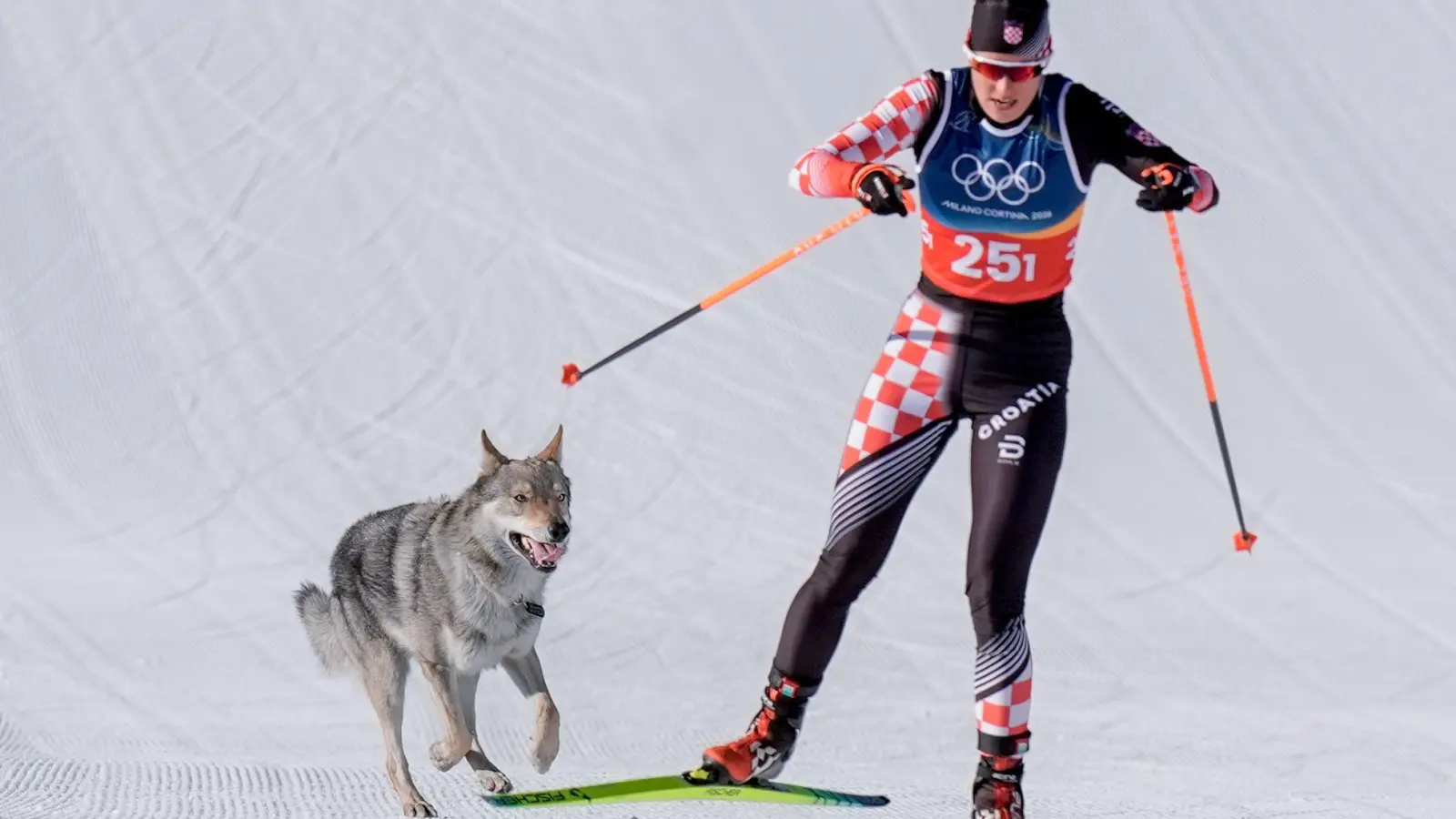 Langläuferin Tena Hadzic ließ sich vom überraschenden Verfolger nicht aus dem Konzept bringen. (Foto: Terje Pedersen/NTB/dpa)