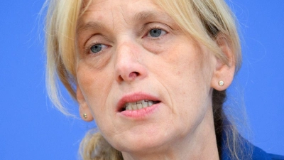 Prien will im kommenden Jahr einen Vorschlag zum Mutterschutz für Selbstständige vorlegen. (Archivbild) (Foto: Bernd von Jutrczenka/dpa)