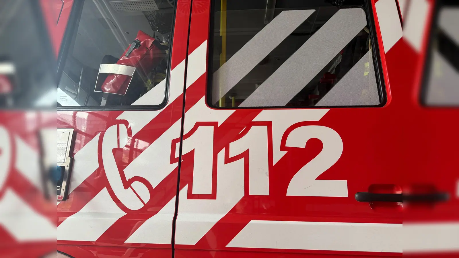 Ein verbranntes Hähnchen ruft die Feuerwehr auf den  Plan. (Symbolbild) (Foto: Sabina Crisan/dpa)