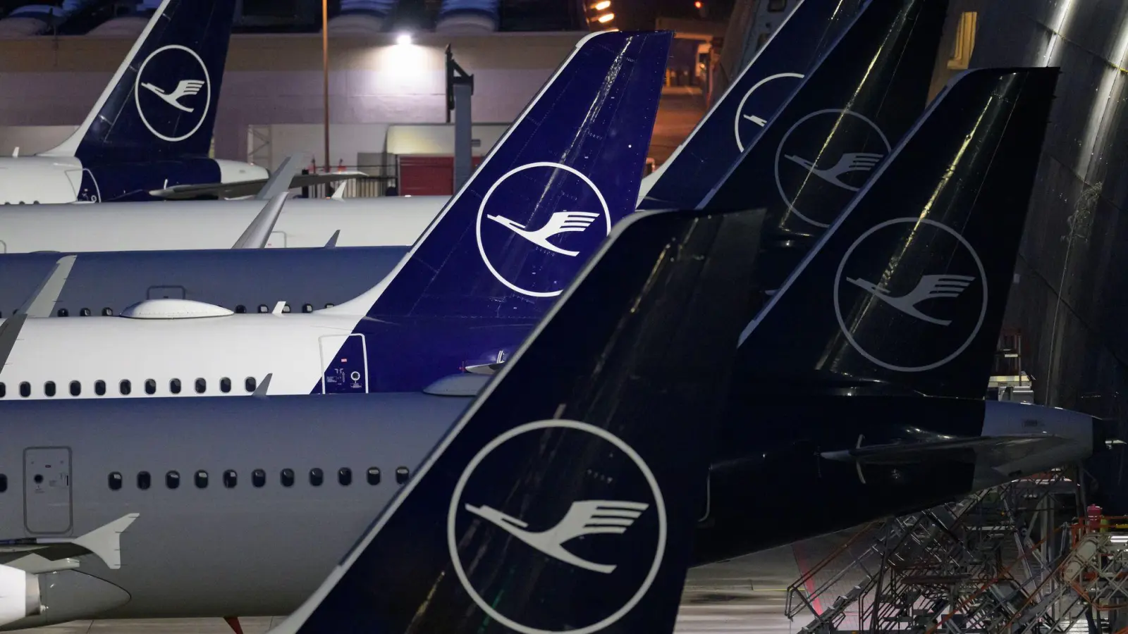 Die Gewerkschaft Ufo hat das Kabinenpersonal der Lufthansa und der Tochter Lufthansa Cityline zu einem Streik aufgerufen. (Foto: Hannes P. Albert/dpa)