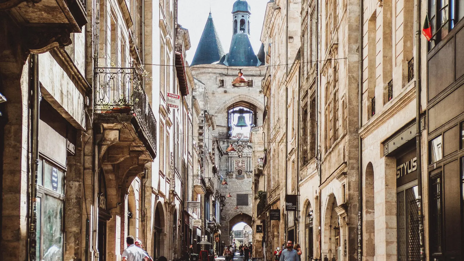 Bordeaux begeistert durch die fast vollständig erhaltene Anlage. Sie hat ihr historisches Bild bis heute bewahrt. (Foto: Niki Nagy/Pixabay)