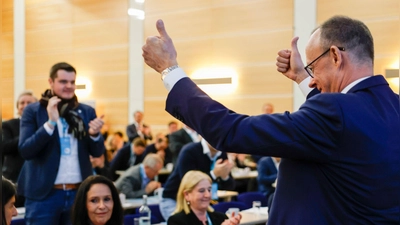 CDU-Chef Friedrich Merz versprach bei seiner Nominierung zum Spitzenkandidaten in Nordrhein-Westfalen die im Wahlprogramm genannten Steuersenkungen. (Foto: Thomas Banneyer/dpa)