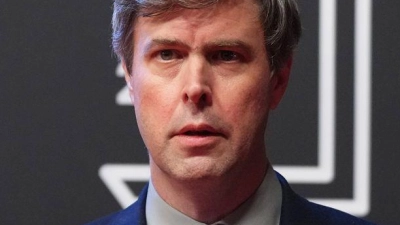 Der Booker-Preis geht in diesem Jahr an den ungarisch-britischen Autor David Szalay. (Foto: Kirsty Wigglesworth/AP/dpa)