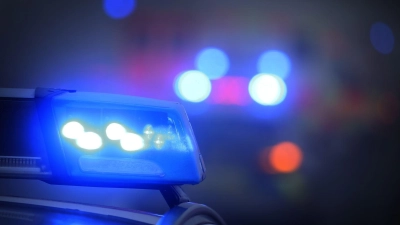 Die Polizei drosselte für die Suche nach dem Hund den Verkehr. (Foto: Karl-Josef Hildenbrand/dpa)