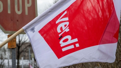 Nur einzelne Linien fahren in den betroffenen Städten. (Archivbild) (Foto: Stefan Puchner/dpa)
