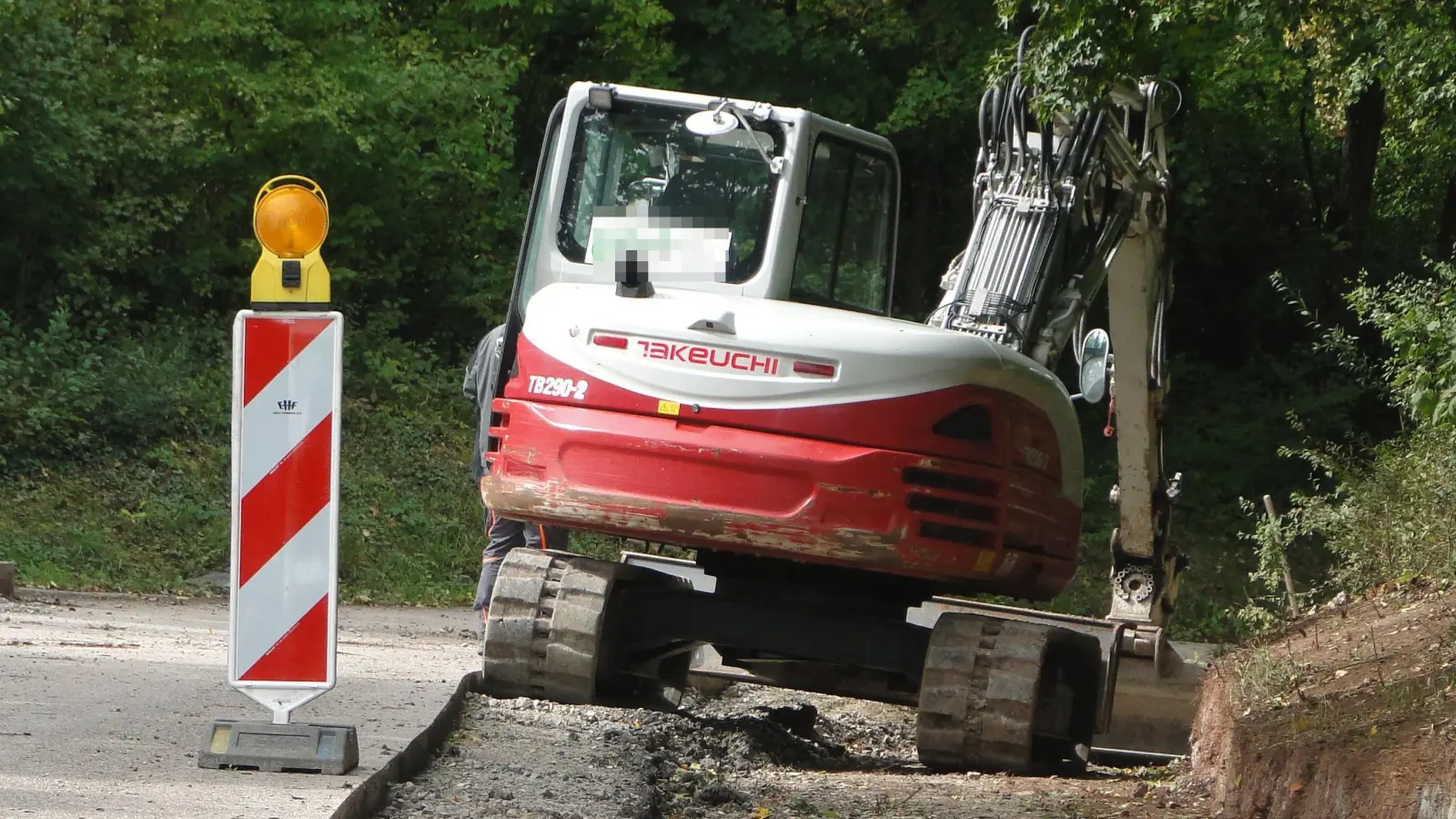 In Wassertrüdingen haben Unbekannte einen Bagger geklaut. Das Fahrzeug auf dem Foto hat nichts mit dem Fall zu tun. (Symbolbild: Winfried Vennemann)