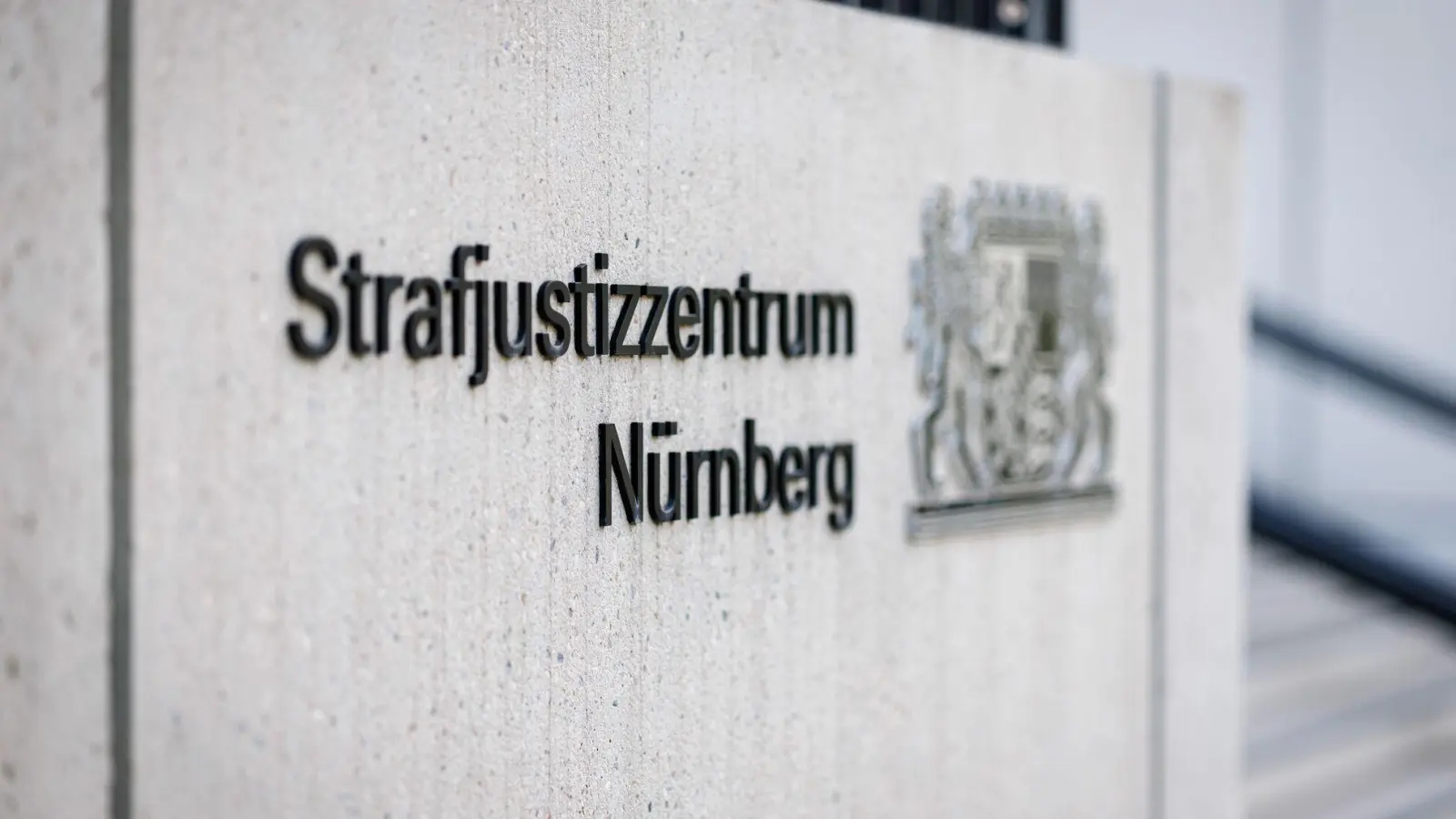 Der Abrechnungsbetrug soll einen Schaden von rund 1,6 Millionen Euro verursacht haben. (Symbolbild) (Foto: Daniel Karmann/dpa)