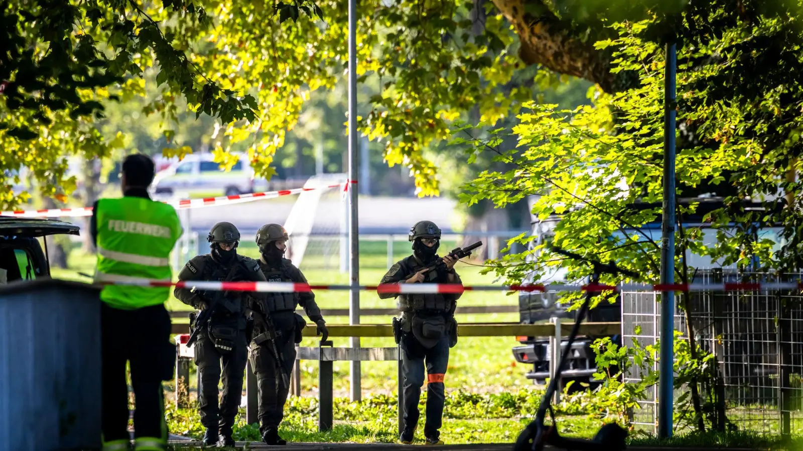 Das Motiv für die tödlichen Schüsse bei einem Rave-Event in der Schweiz ist weiter unklar.  (Foto: Michael Buholzer/KEYSTONE/dpa)