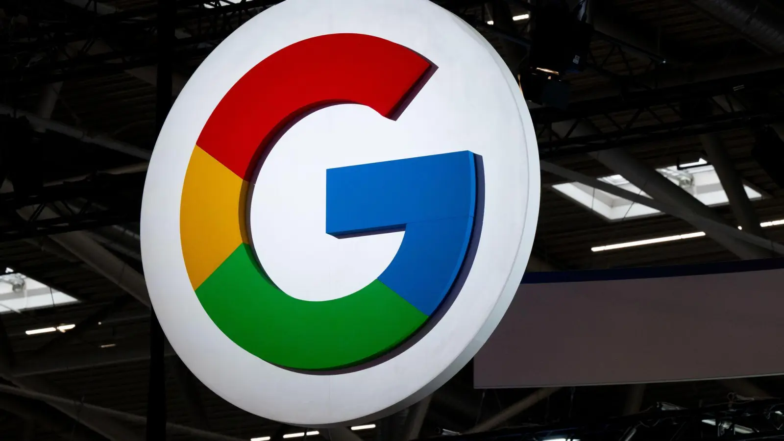 Google führt nun auch in Deutschland einen zusätzlichen KI-Modus bei der Suche ein. (Foto: Sven Hoppe/dpa)