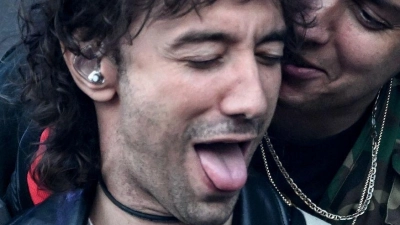  Albert Hammond Jr. und Julian Casablancas 2022 in Berlin. (Archivbild) (Foto: Britta Pedersen/dpa)
