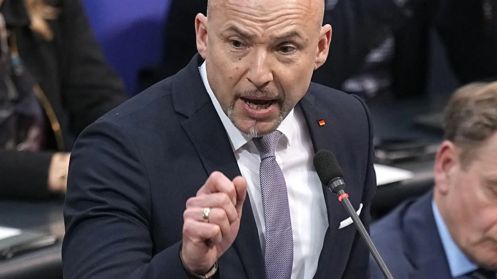 Als Nachfolger von Alexander Dobrindt tritt der Franke Alexander Hoffmann an der Spitze der CSU-Landesgruppe im Bundestag in große Fußstapfen. (Archivbild) (Foto: Michael Kappeler/dpa)