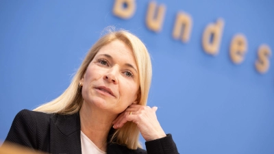 Will den Konzern vom Kopf auf die Füße stellen: Die neue Bahnchefin Evelyn Palla. (Archivbild) (Foto: Andreas Gora/dpa)