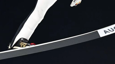  Philipp Raimund aus Deutschland in Aktion bei den Olympischen Winterspielen 2026. (Foto: Daniel Karmann/dpa)