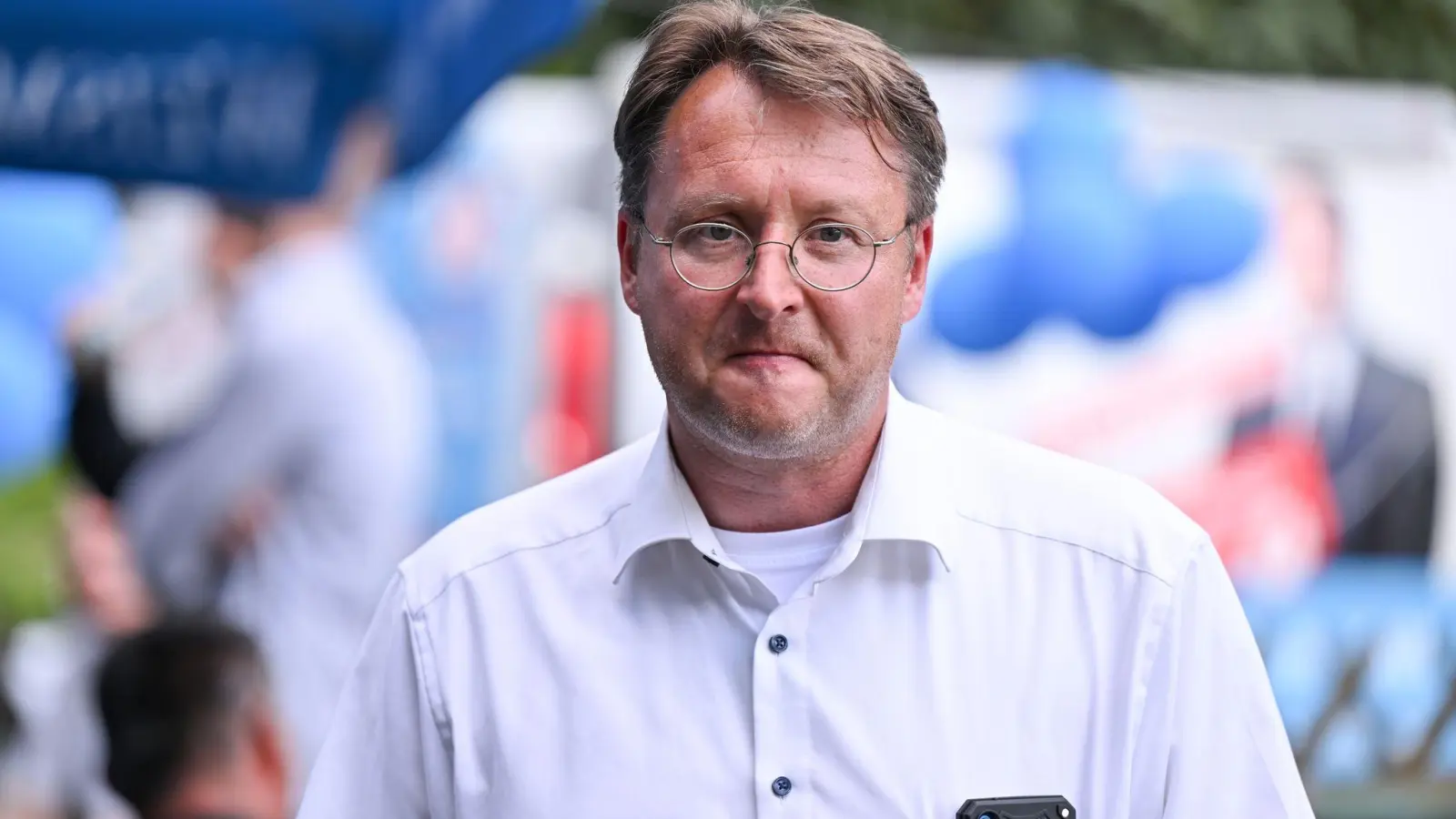 Robert Sesselmann ist der erste AfD-Landrat in Deutschland. (Foto: Martin Schutt/dpa)